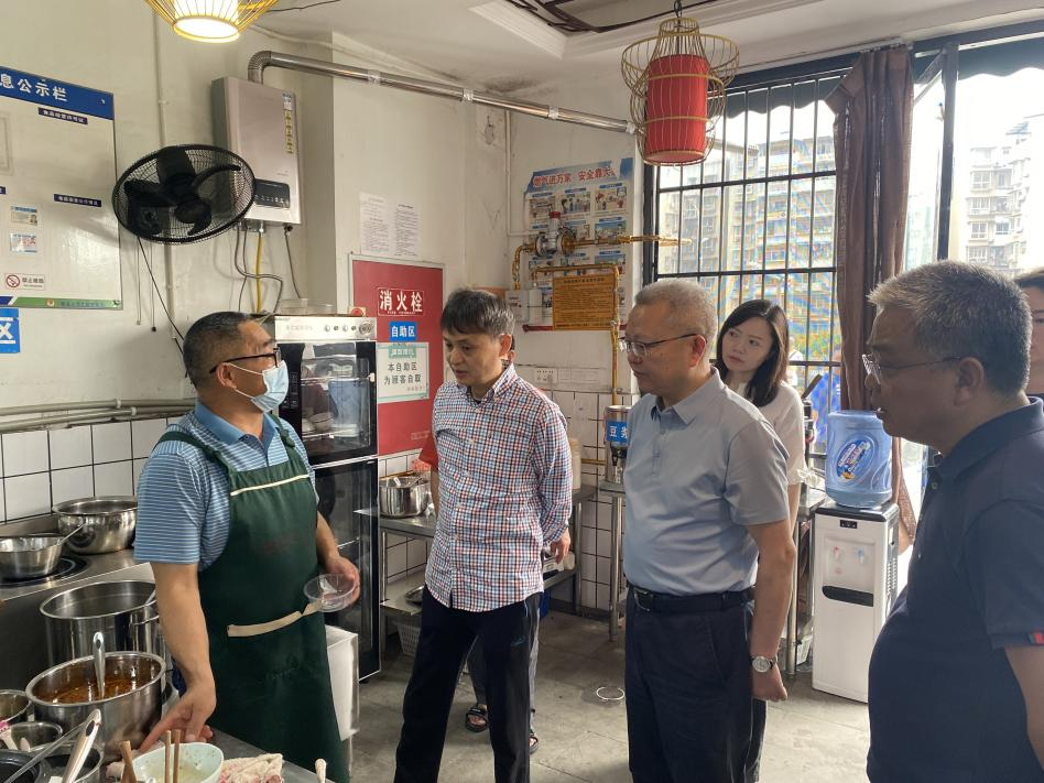 省推進(jìn)瓶裝液化石油氣“瓶改管”“瓶改電”督導(dǎo)工作實(shí)體化運(yùn)行機(jī)制工作組第二組赴榮縣川燃督導(dǎo)檢查 省推進(jìn)瓶裝液化石油氣“瓶改管”“瓶改電”督導(dǎo)工作實(shí)體化運(yùn)行機(jī)制工作組第二組赴榮縣川燃督導(dǎo)檢查